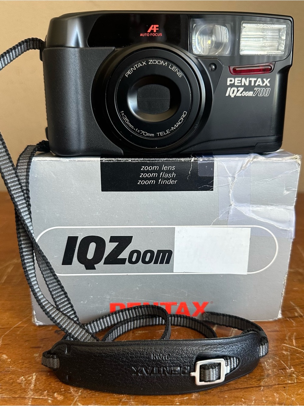 Pentax IQZoom 700 Auto Focus 35mm Film Compact Camera w/70mm Tele-Macro Lens